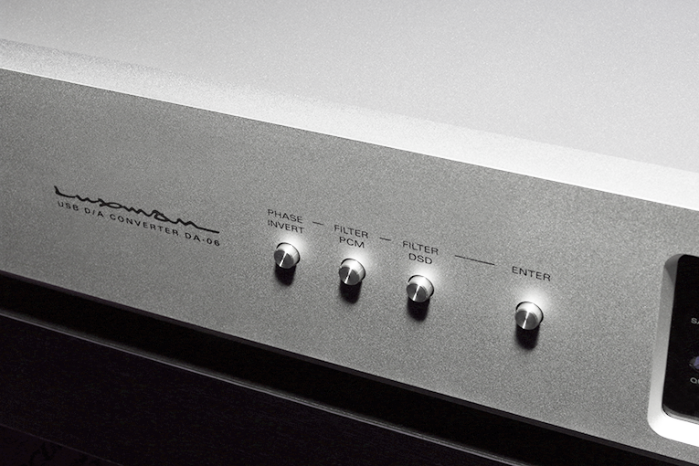 Luxman D-06